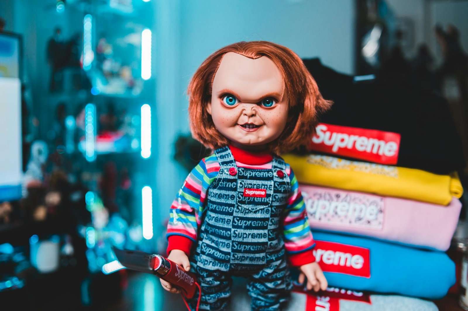 https://www.pexels.com/photo/chucky-doll-in-supreme-outfit-6868405/